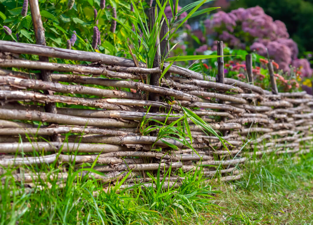 Weave fence