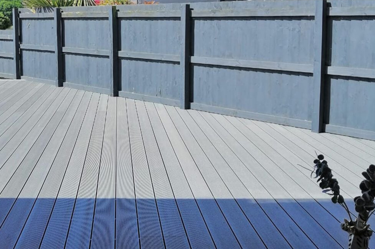 @Gullrockdeckingco uses Stone Grey Composite Decking to transform this outdoor space