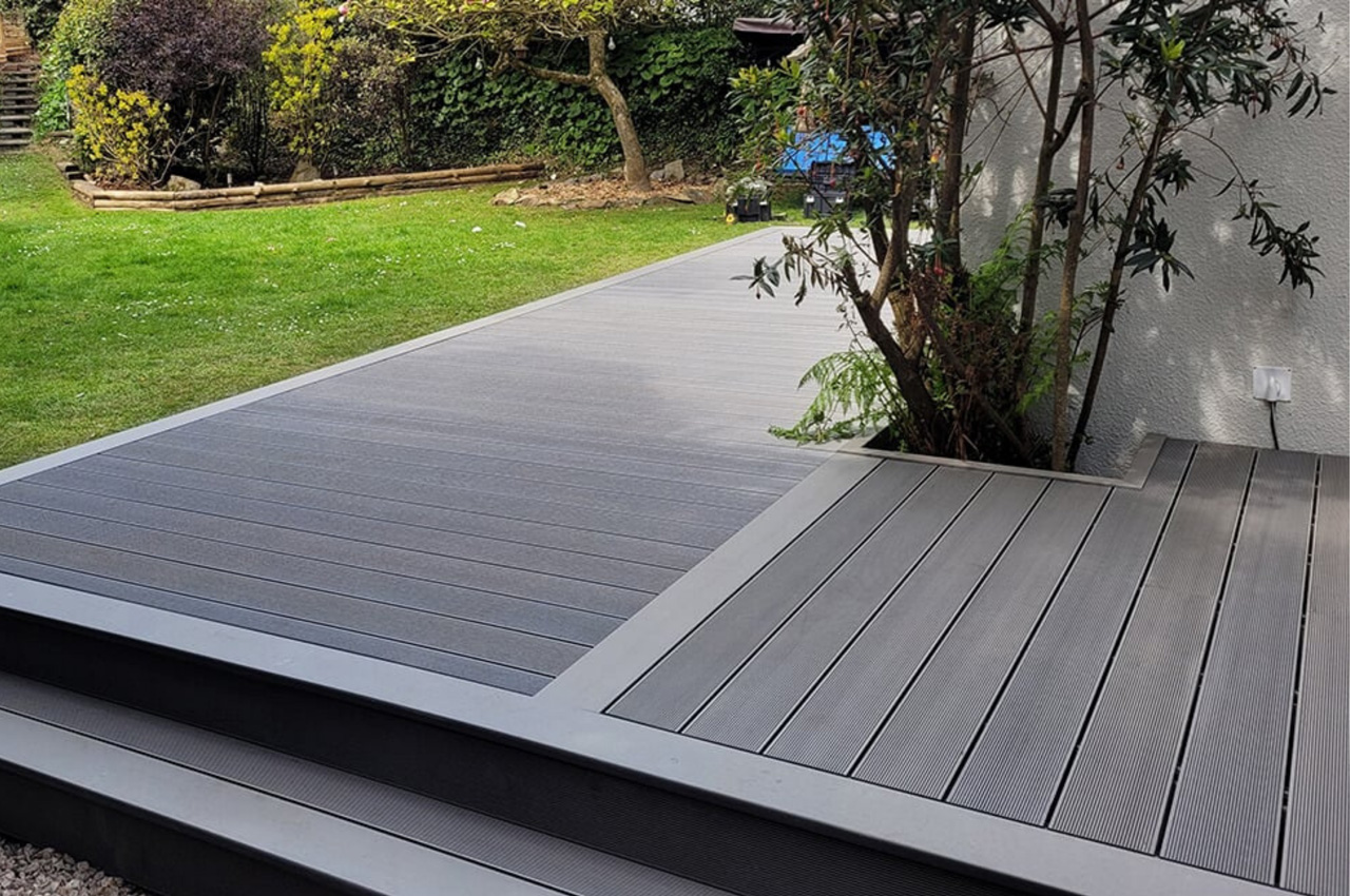 Professional wrap-around Decking design by @gullrockdeckingco adds a new dimension to this outside space.