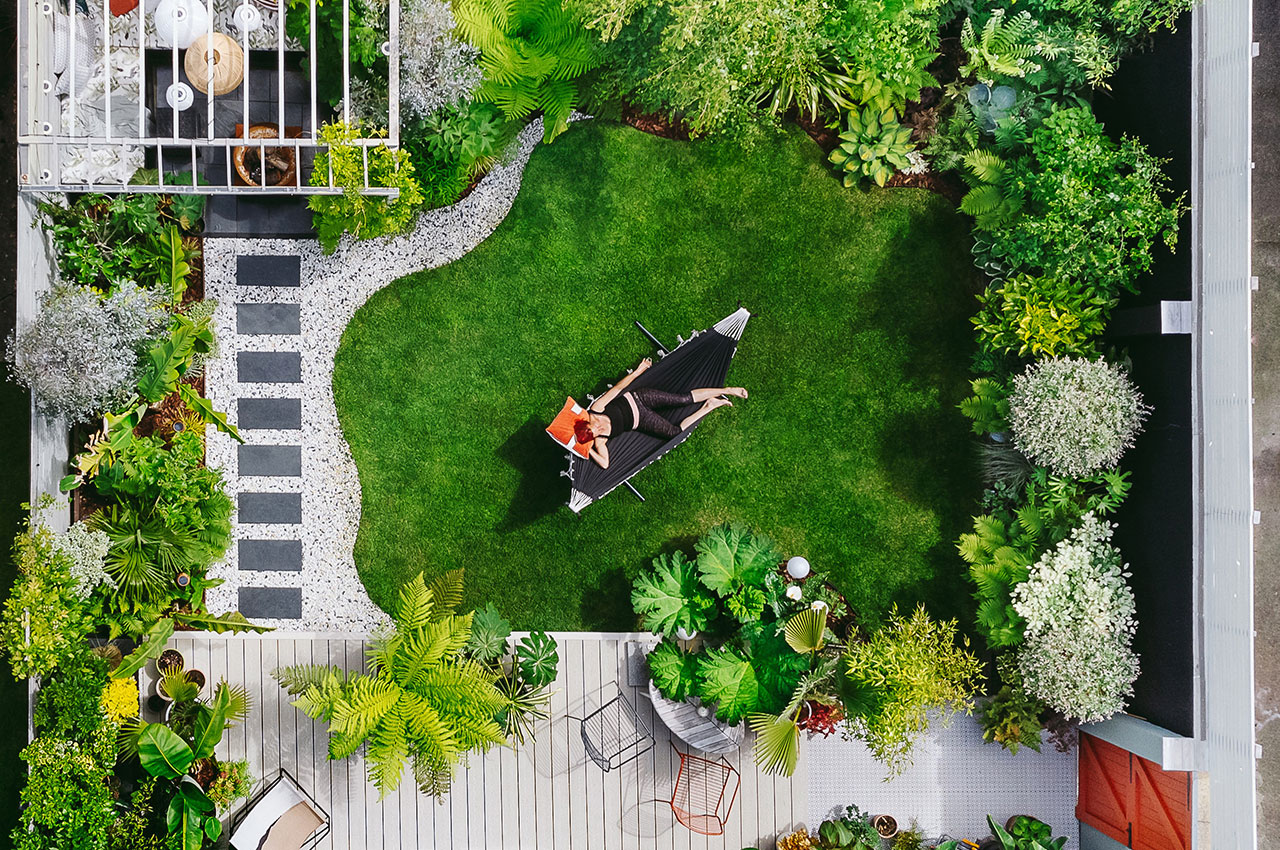 Small tropical garden | @‌thishousewemade