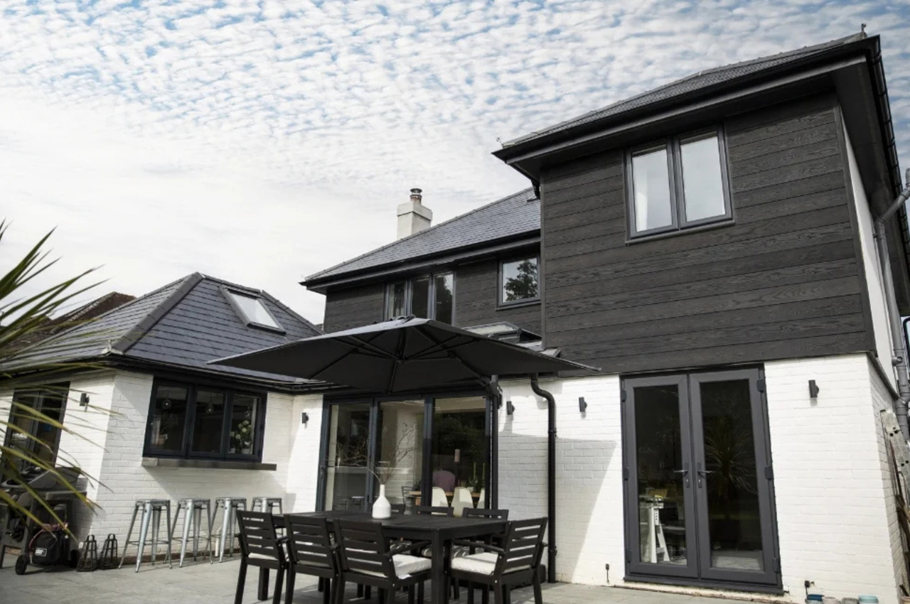 Modern Home | Millboard® Envello Shadow Line+ Cladding in Burnt Cedar