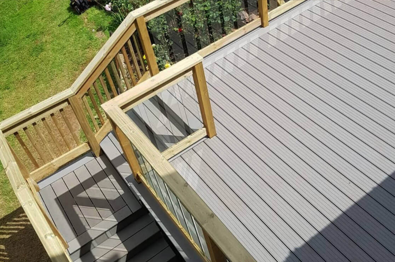 Light Grey Composite Decking with Timber Balustrade