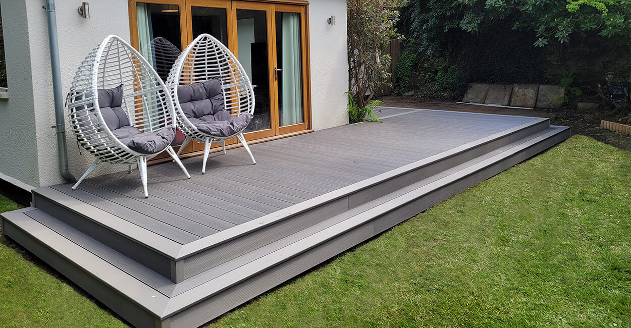 Professional wrap-around Decking design by @gullrockdeckingco adds a new dimension to this outside space.