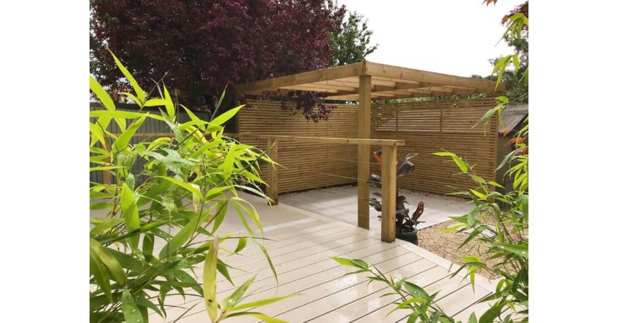 Ivory Composite Woodgrain Decking Boards make for a perfect raised decking entrance