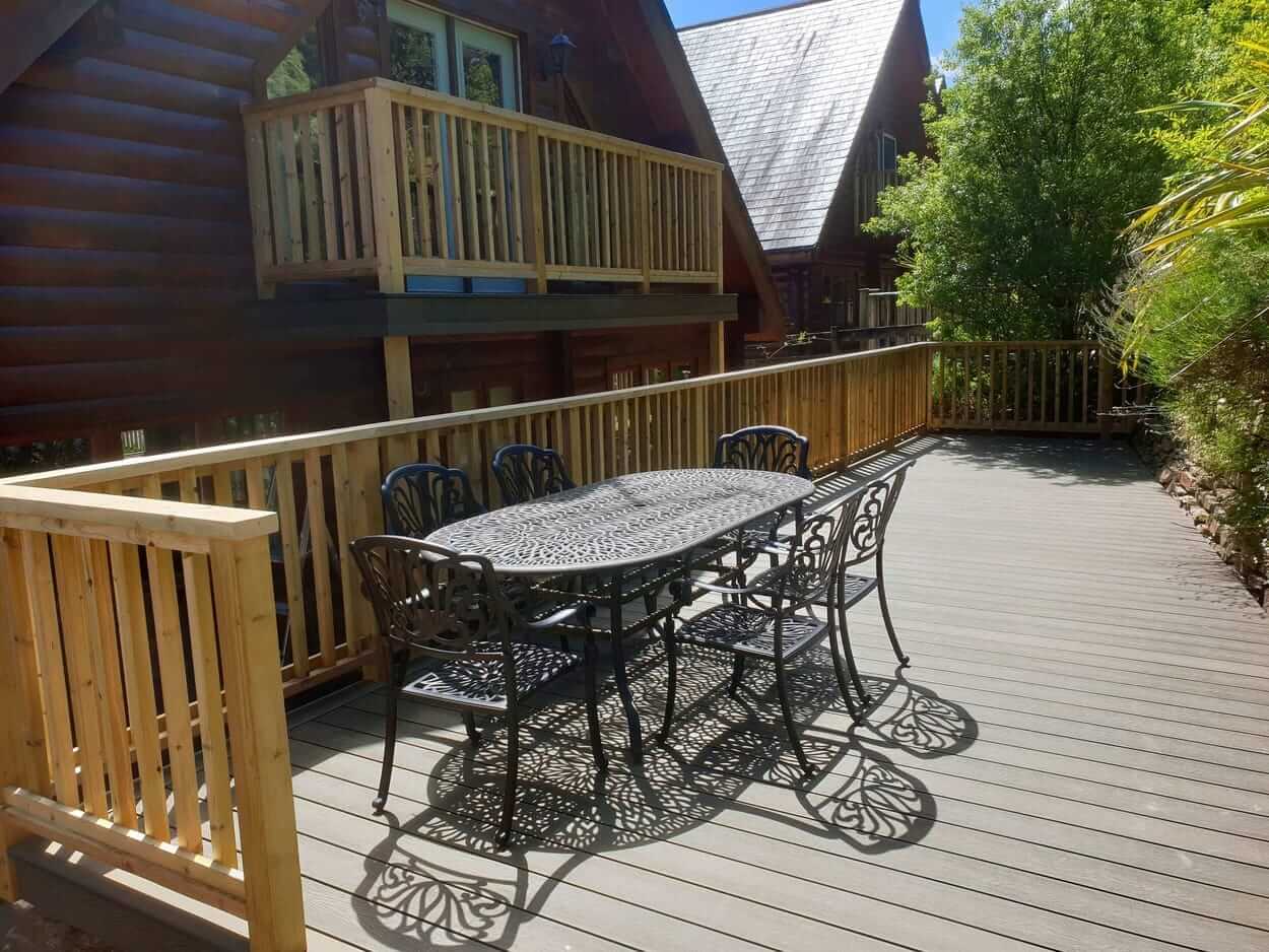 Enclosed decking area - created by Gull Rock