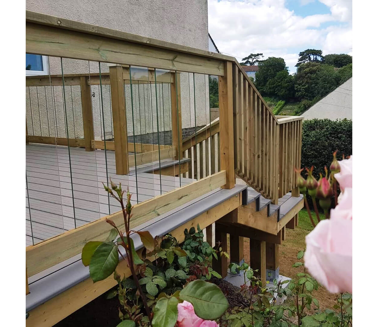 Light Grey Composite Decking with Timber Balustrade