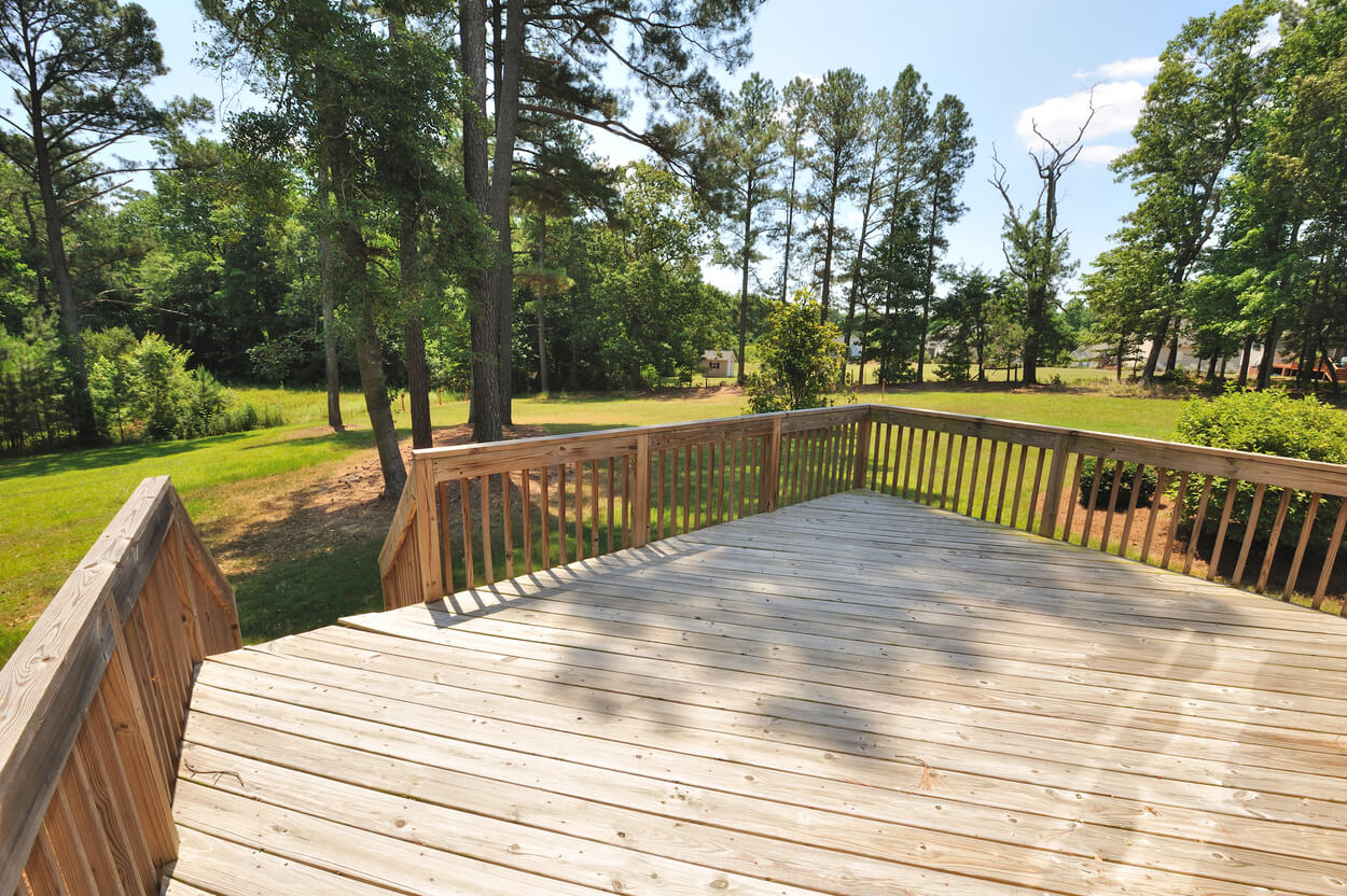 iStock-155015001_hard_wood_decking_1