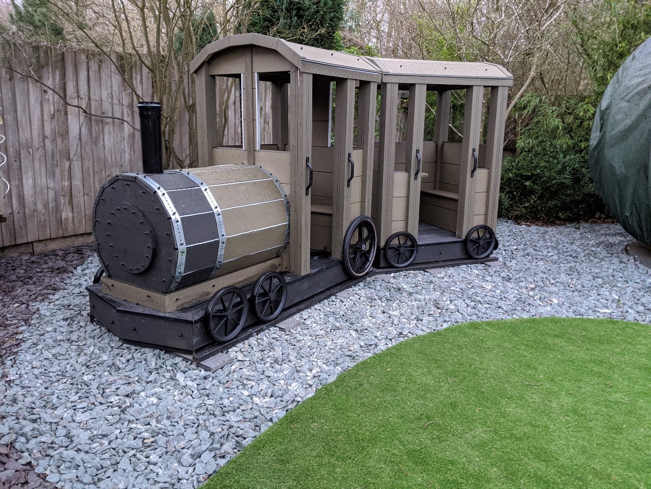 Turn your composite fencing offcuts into beautiful creations