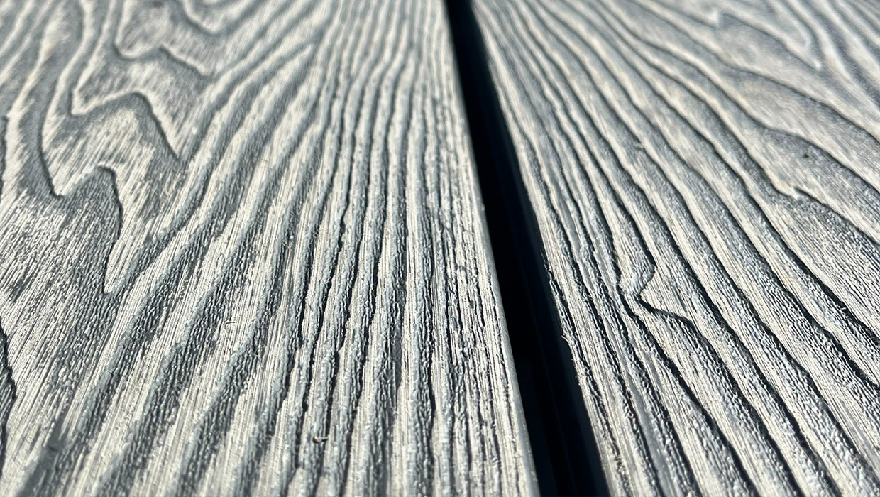 Colour Variation in Composite Products
