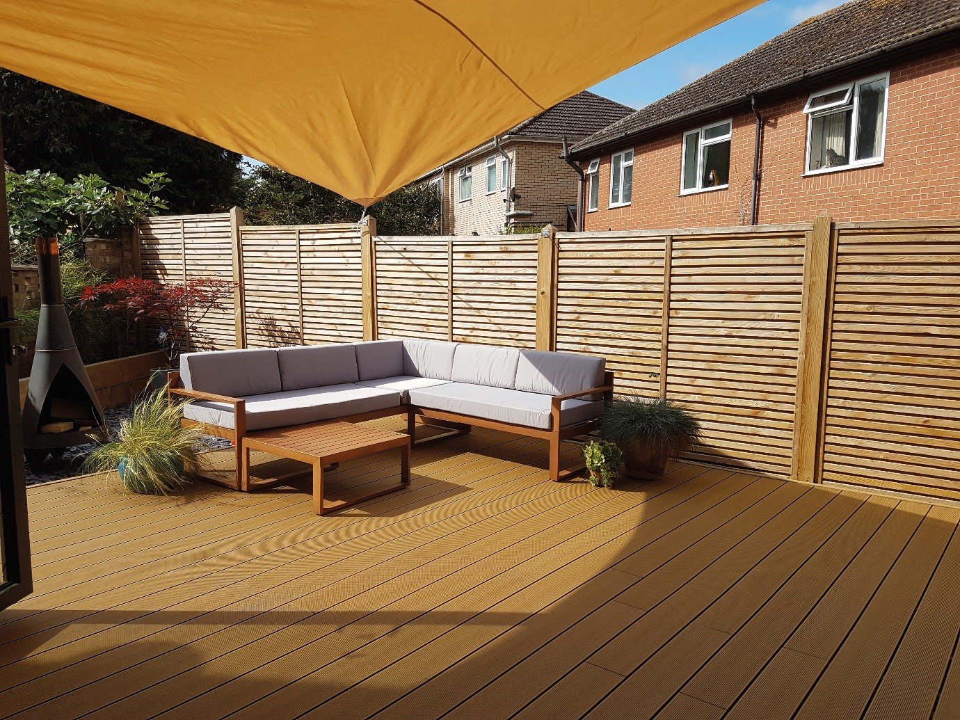 Hollow vs solid composite decking, what’s the difference?