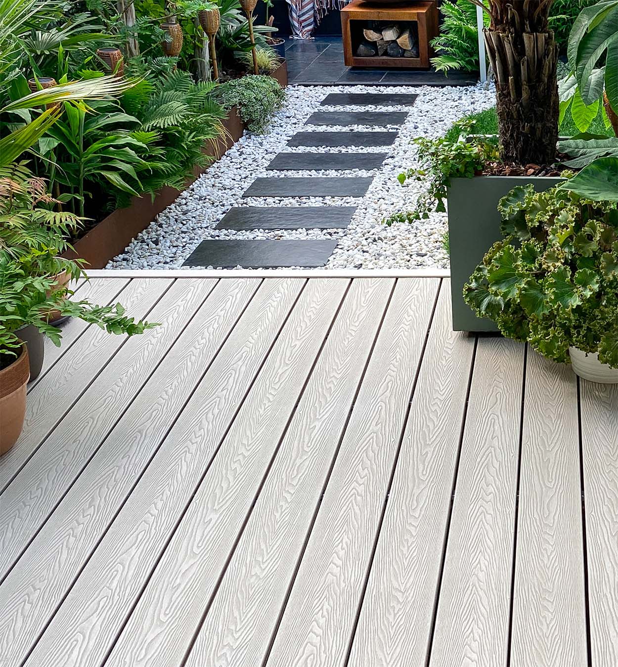 17 Small Garden Decking Ideas