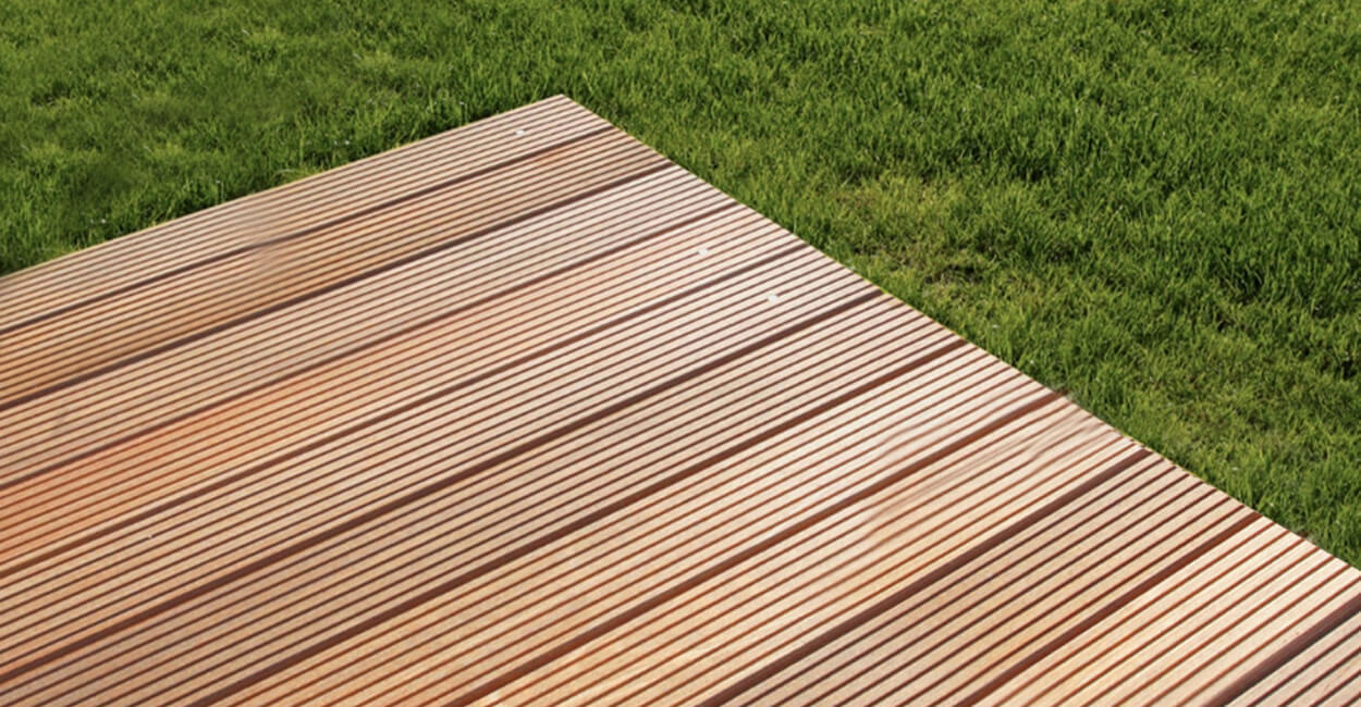 Timber_Decking_in_garden_copy_1