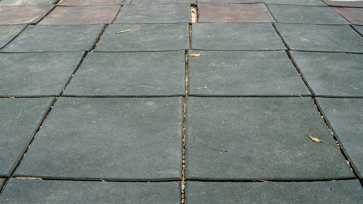 Man made decking alternatives: High density rubber paver tiles/mats